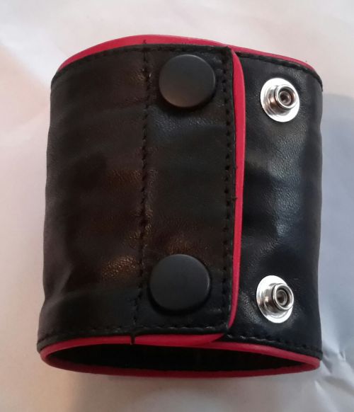 Wrist Wallet Red Piping